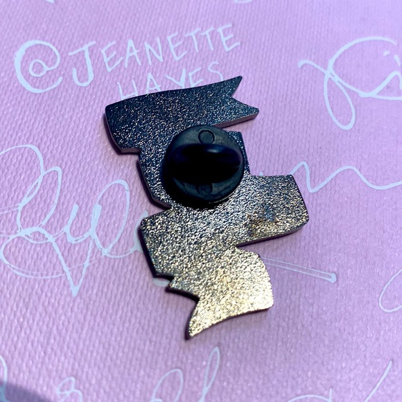 It’s OK to not be Okay Enamel Pin Mental Health Self-Care Wellness Anxiety Gift - Picture 2 of 3